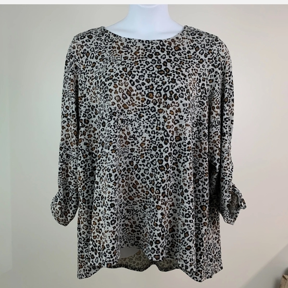 SOLD 🔥Zac & Rachel Animal Print Blouse